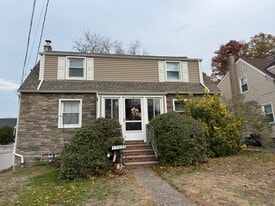 17-35 11th St, Unit 2 in Fair Lawn, NJ - Building Photo