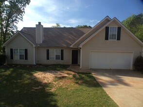 488 Old Tree Dr in Jackson, GA - Foto de edificio - Building Photo