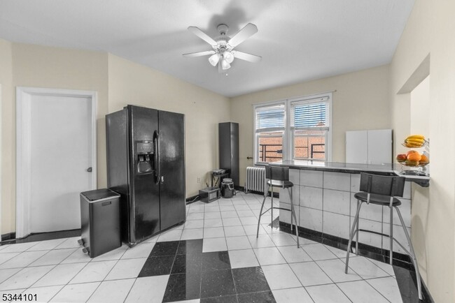 599 W Price St in Linden, NJ - Building Photo - Building Photo