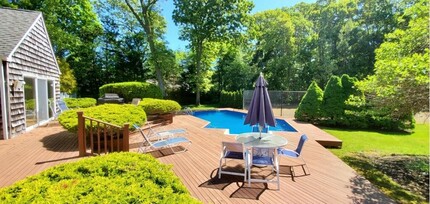 20 Basket Neck Ln in West Hampton Dunes, NY - Foto de edificio - Building Photo