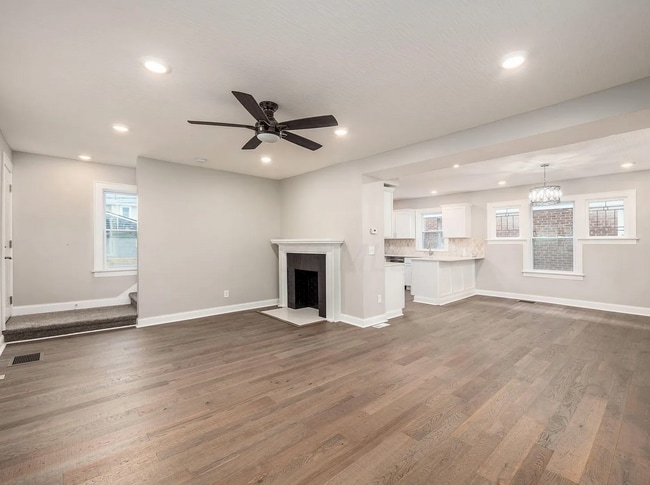 1745 Sullivant Ave in Columbus, OH - Building Photo - Building Photo