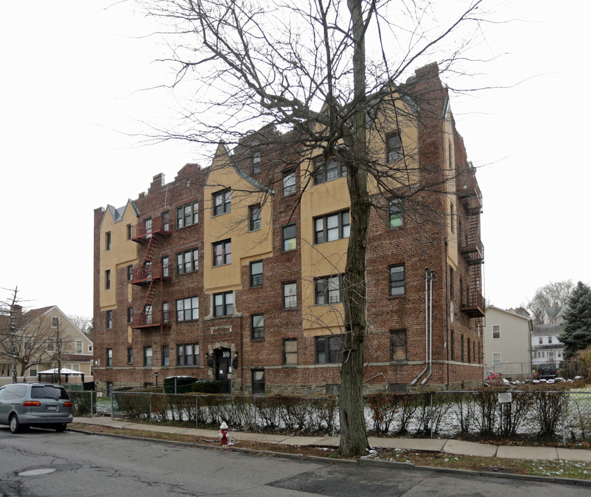 100 Brookside Ave in Mount Vernon, NY - Building Photo