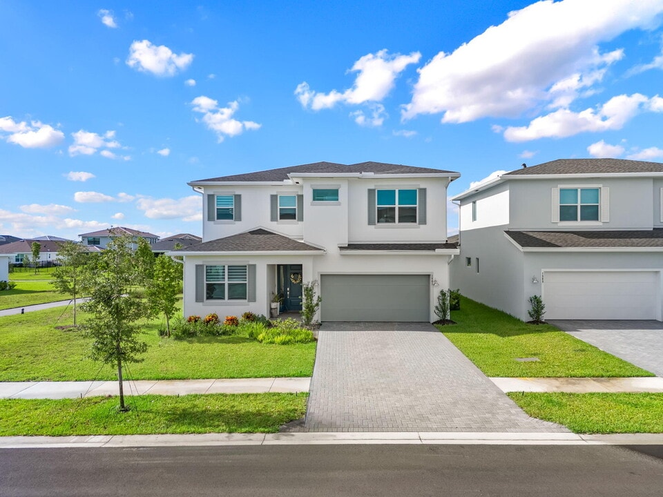 1981 Wandering Willow Wy in Loxahatchee, FL - Building Photo