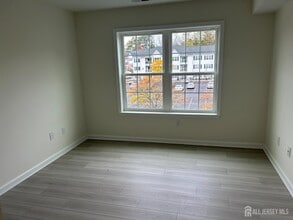 1235 Waterford Dr in Edison, NJ - Building Photo - Building Photo