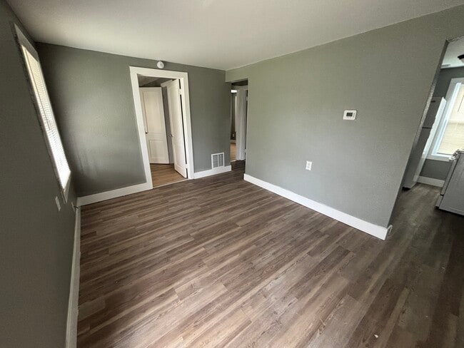 property at 634 W 14th Ave