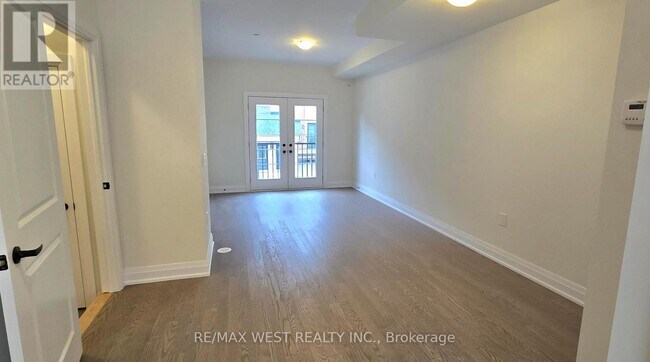 35 Marret Ln in Clarington, ON - Building Photo - Building Photo