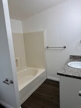 6804 NE 56th Ave in Vancouver, WA - Building Photo - Building Photo