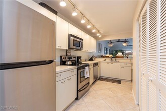 4410 Chantelle Dr in Naples, FL - Building Photo - Building Photo