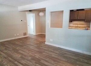 The Howard in San Antonio, TX - Building Photo - Building Photo