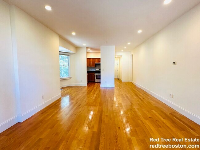10 Selkirk Rd in Boston, MA - Building Photo - Building Photo