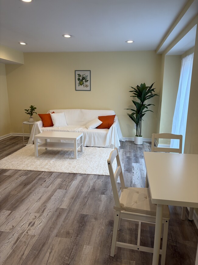 258 Deer Run Dr, Unit 1