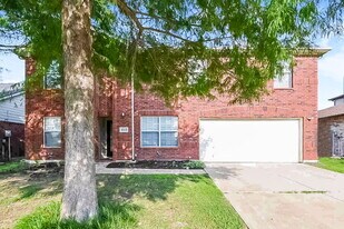 1112 Hampton Dr in Forney, TX - Building Photo