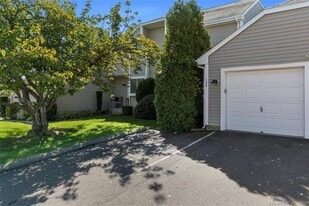 675 Townsend Ave in New Haven, CT - Building Photo