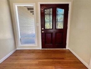 1224 Oxford Way in Stockton, CA - Building Photo - Building Photo