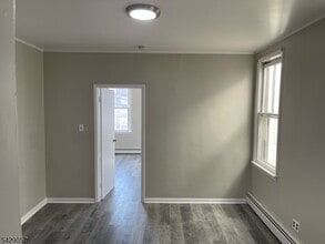 135 Ripley Pl in Elizabeth, NJ - Building Photo - Building Photo