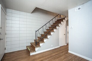 San Benito in Dallas, TX - Building Photo