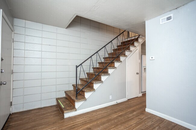 San Benito in Dallas, TX - Foto de edificio - Interior Photo