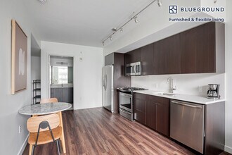 2116 4th Ave, Unit SI FL16-ID229 in Seattle, WA - Foto de edificio - Building Photo