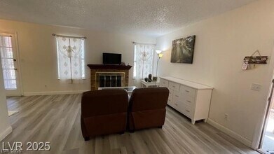 5576 W Rochelle Ave. in Las Vegas, NV - Building Photo - Building Photo