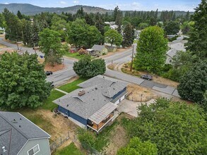 11105 E 8th Ave, Unit Primary in Spokane Valley, WA - Building Photo - Building Photo