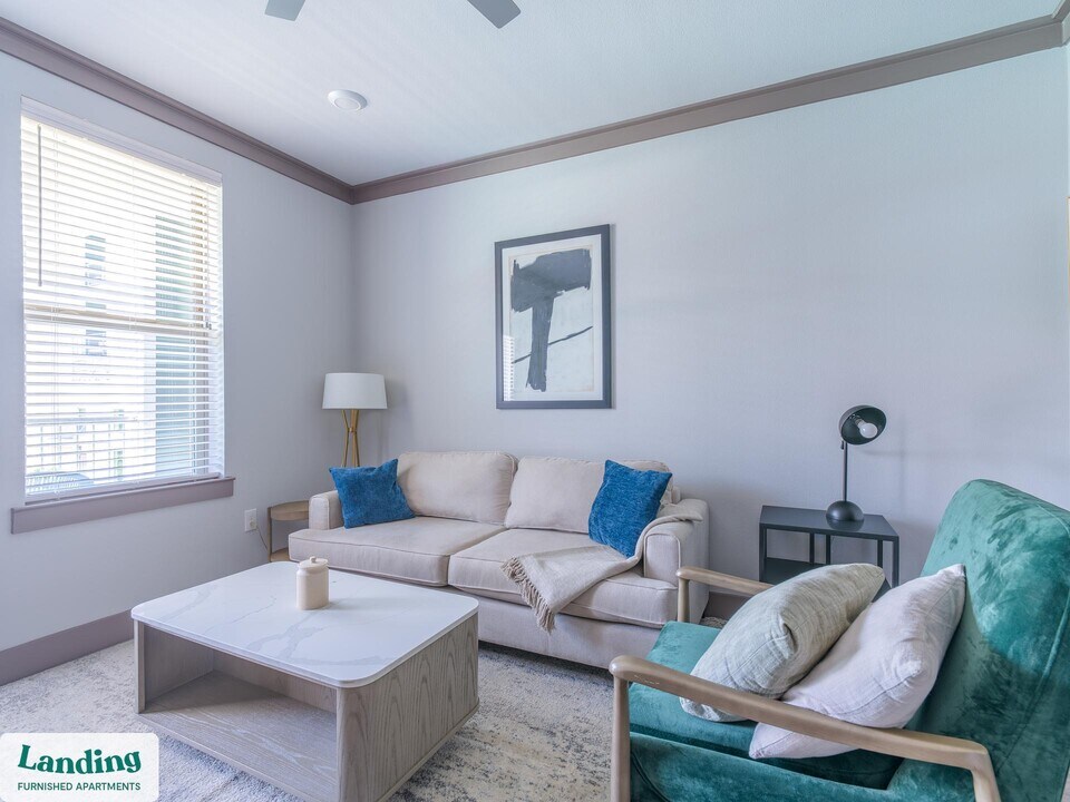 1445 S Egret Bay Blvd in League City, TX - Building Photo