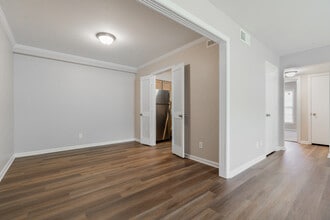 Chatsworth Park Apartments in Louisville, KY - Foto de edificio - Interior Photo