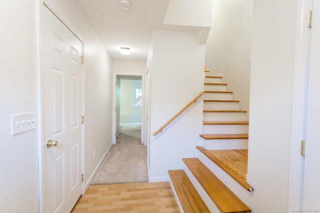 34 Liberty Dr in Mansfield, CT - Building Photo - Building Photo