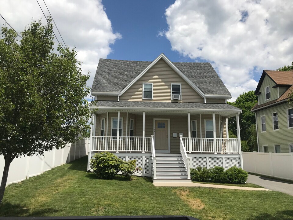 105 Broadway, Unit 2 in Salem, MA - Building Photo