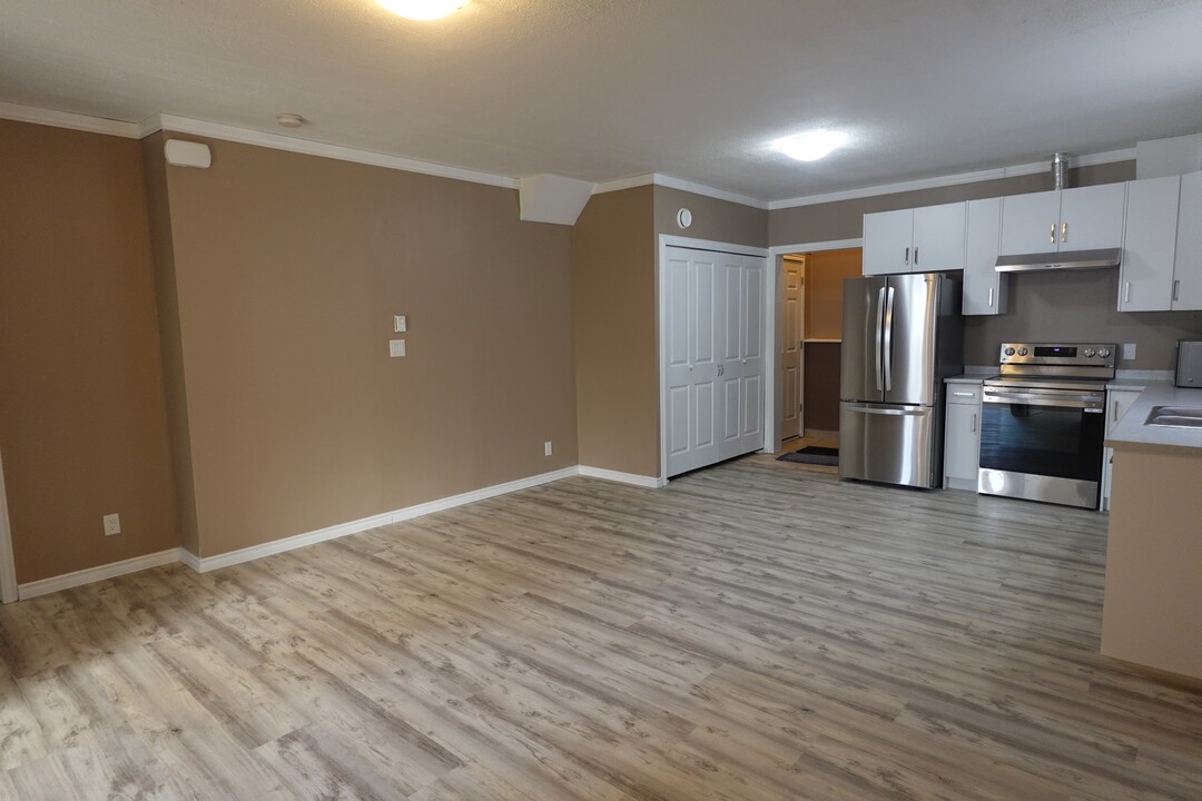 346 Mahabir Ct in Saskatoon, SK - Building Photo