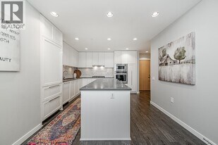 3873 Cates Lndg Wy in North Vancouver, BC - Building Photo