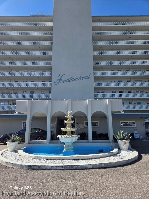 property at 2131 Lakeview Dr