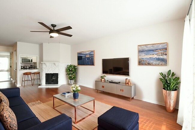 4641 Wild Indigo St in Houston, TX - Building Photo - Building Photo