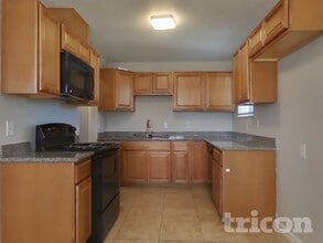 207 Roger St in Fairfield, CA - Building Photo - Building Photo