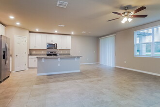 452 Sun Warbler Wy in St. Cloud, FL - Building Photo - Building Photo