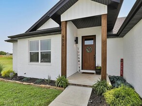 402 Coyote Pass in Ash Grove, MO - Building Photo - Building Photo