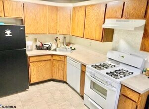 118 Sussex Pl in Absecon, NJ - Building Photo - Building Photo