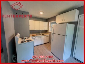 2472 Morningside Dr in Mobile, AL - Building Photo - Building Photo