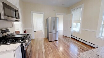413 Washington St, Unit 3 in Cambridge, MA - Building Photo