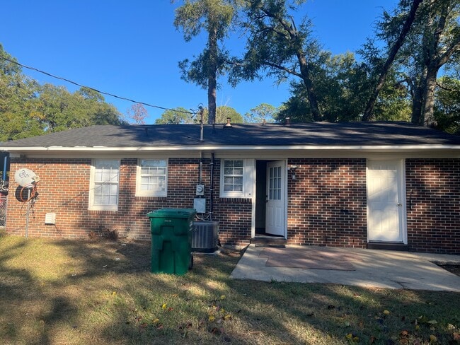 2513 Crescent Dr in Albany, GA - Building Photo - Building Photo