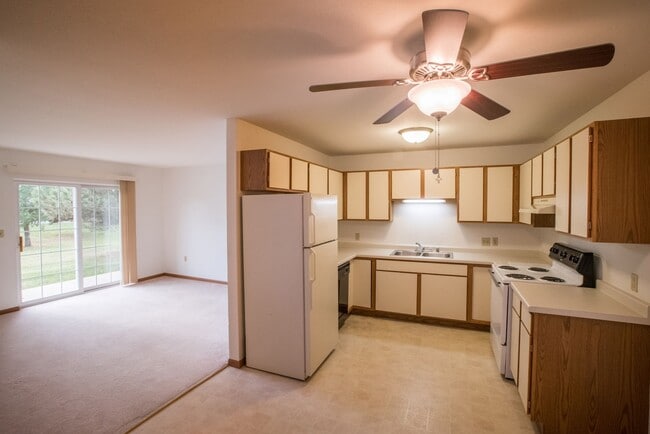 Keystone Manor in Beaver Dam, WI - Building Photo - Building Photo