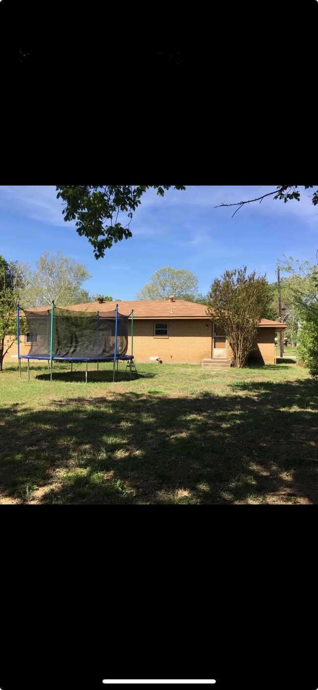 1216 Magnolia St in Gainesville, TX - Building Photo - Building Photo