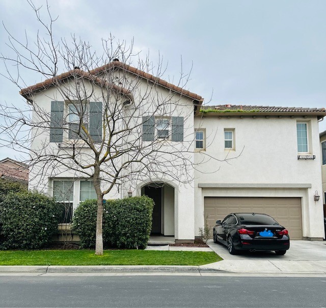 1783 Bella Oaks Way in Hanford, CA - Foto de edificio - Building Photo