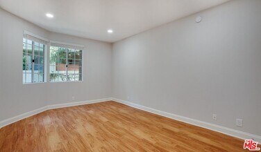 1420 Peerless Pl in Los Angeles, CA - Foto de edificio - Building Photo