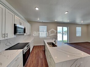 8973 S John Annie Ln in West Jordan, UT - Building Photo - Building Photo