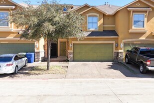 9310 Albany Dr in Laredo, TX - Building Photo