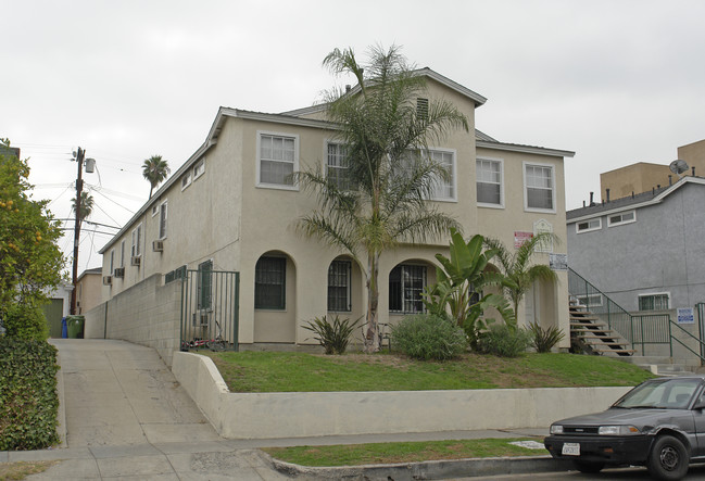 138 N Mariposa Ave in Los Angeles, CA - Building Photo - Building Photo