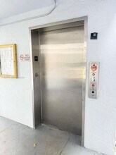 5290 W 21st Ct in Hialeah, FL - Building Photo - Building Photo