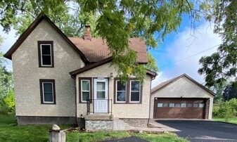 9008 93rd Ave N in Brooklyn Park, MN - Building Photo