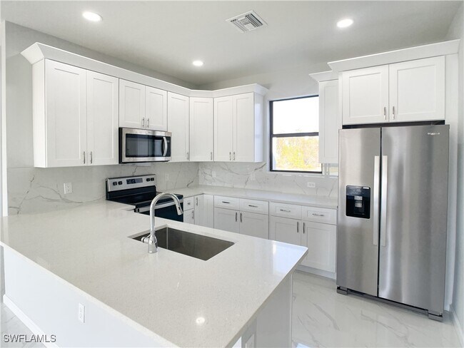 1318 NW 4th St in Cape Coral, FL - Building Photo - Building Photo