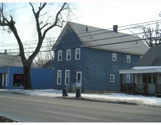 2843 Seneca St in West Seneca, NY - Building Photo